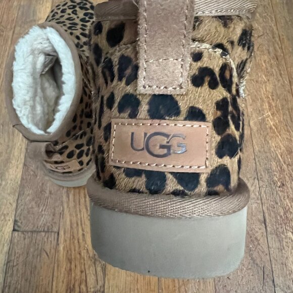 UGG Classic Ultra Mini Leopard Print Size 7 - Picture 7 of 12